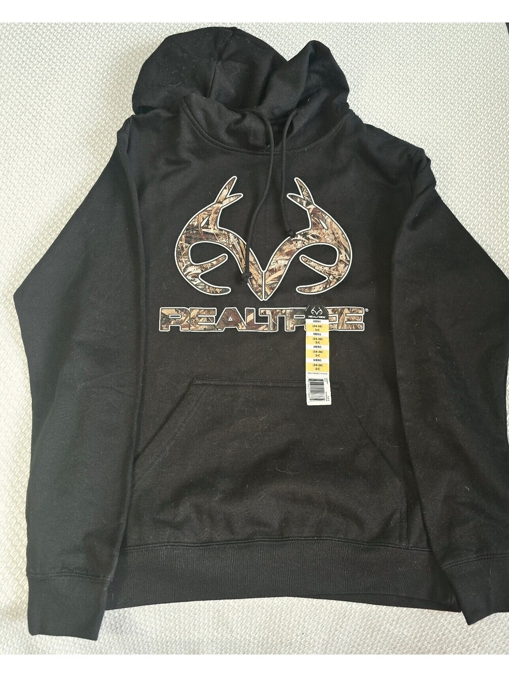 Men's Realtree hoodie with camouflage size small (34-36) NWT